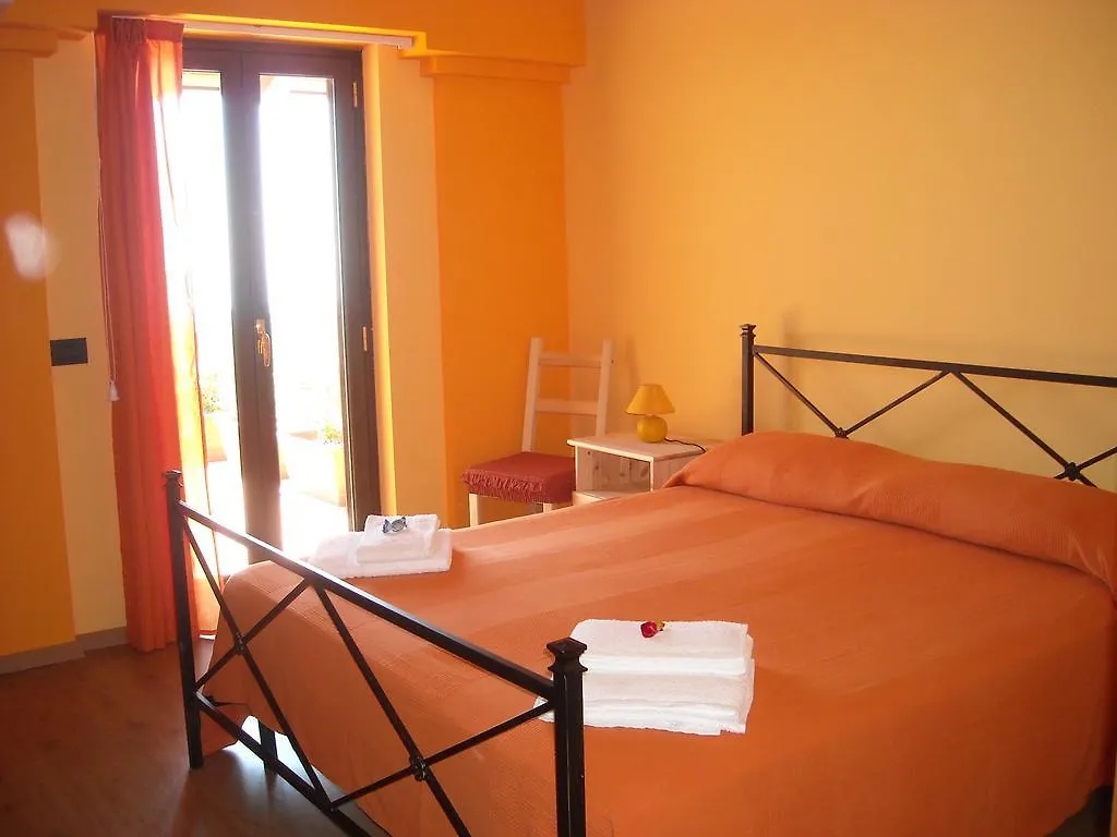 Bed and Breakfast Aurora dell'Etna Zafferana Etnea 0*,  Italia